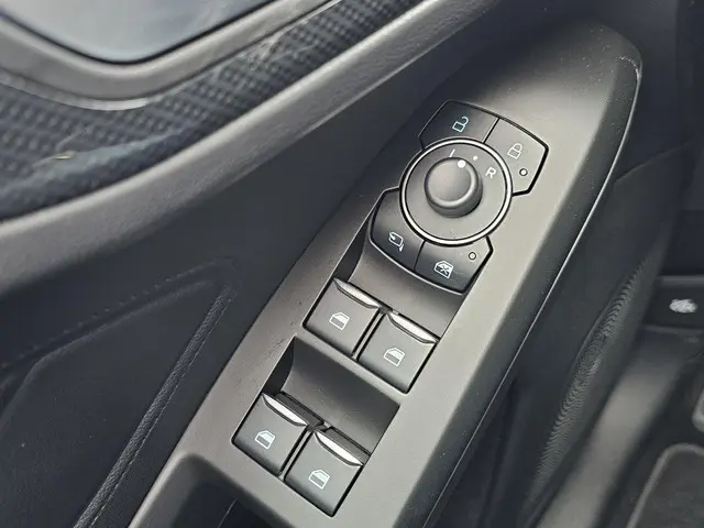 Ford Focus 1.0 EcoBoost Hybrid ST Line 2025 Benzine 13