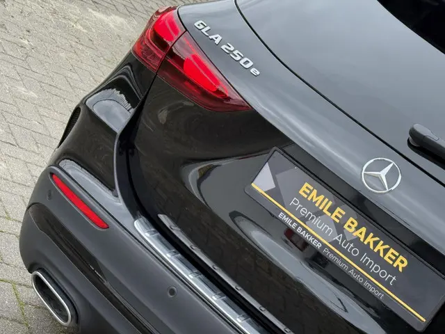 Mercedes-Benz GLA 250 e AMG Line 2024 Hybride Benzine 11
