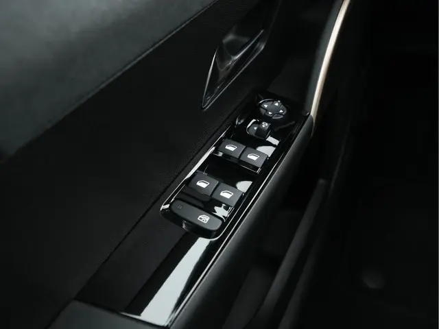 Lancia Ypsilon LX 51 kWh Gold [ 3-Fase ] 2024 Elektrisch 23