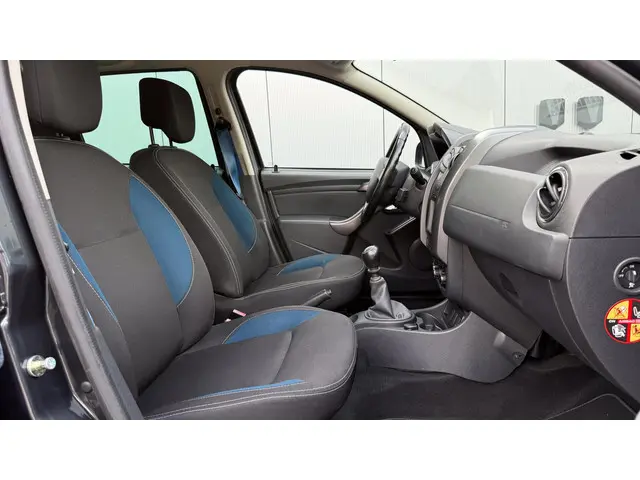Dacia Duster 1.2 TCe 4x2 10th Anniversary 2015 Benzine 12