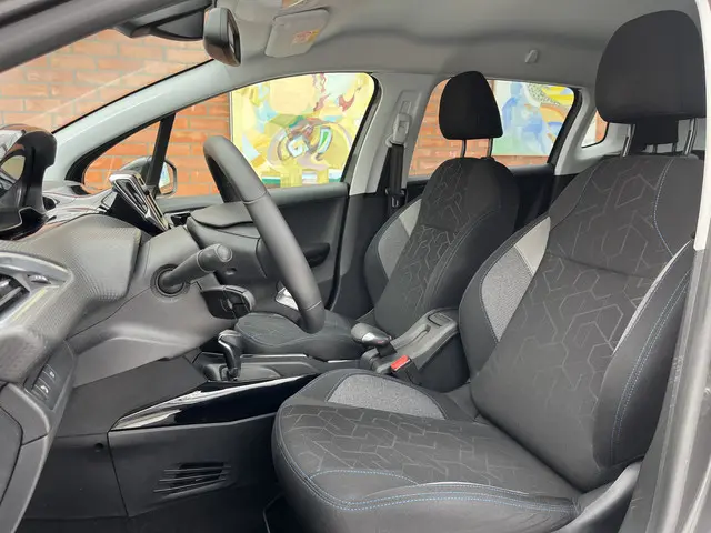 Peugeot 2008 PureTech 110 EAT6 Signature 2019 Benzine 8