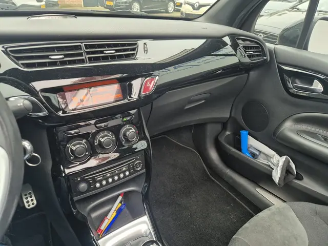 Citroën DS3 Cabrio 1.2 VTi So Chic 2014 Benzine 14
