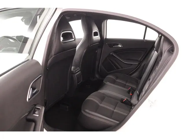 Mercedes-Benz A-Klasse 180 Ambition 2018 Benzine 14