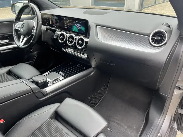 Mercedes-Benz B-Klasse 180 Launch Edition 2020 Benzine 62