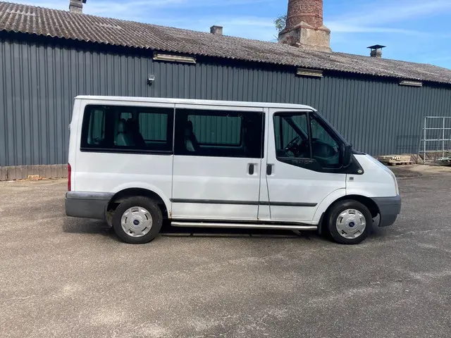 Ford Transit Kombi 300S 2.2 TDCI 2013 Diesel 5