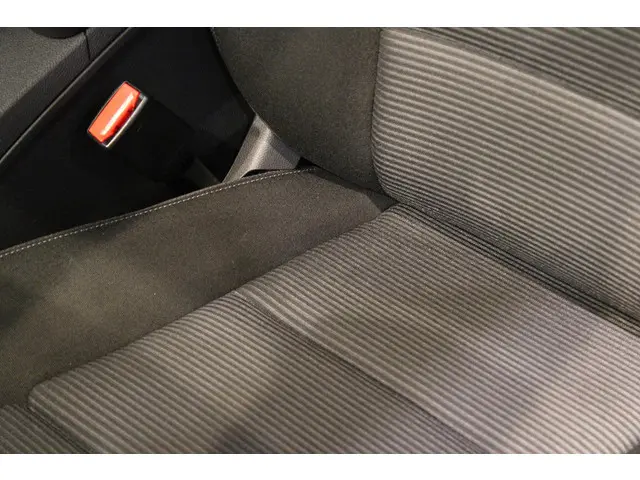 Mercedes-Benz B-Klasse 180 Ambition 2018 Benzine 11