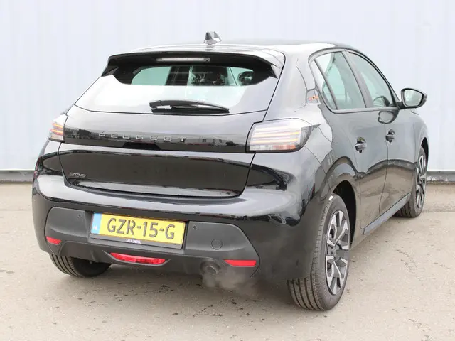 Peugeot 208 1.2 PureTech 75 Style 2025 Benzine 7
