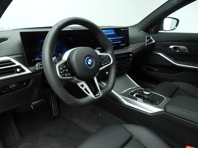 BMW 3 Serie Touring 330e 2026 Hybride Benzine 6
