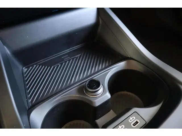 BMW 1 Serie 120 2025 Benzine 18