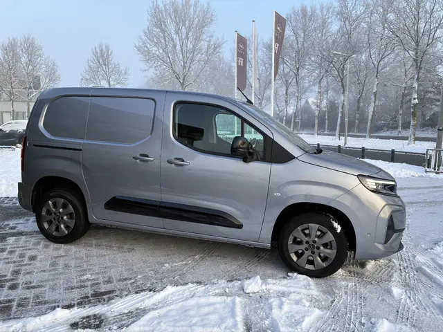 Opel Combo 1.5 BlueHDi 130 Pk Automaat 2024 Diesel 27
