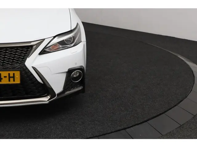 Lexus CT 200h F Sport Line 2017 Hybride Benzine 38
