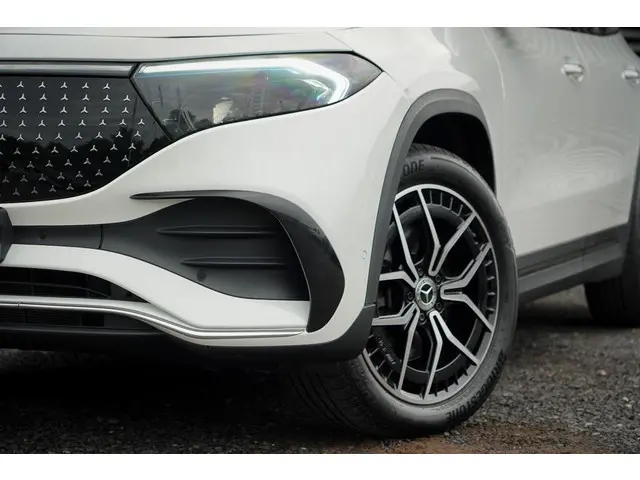 Mercedes-Benz EQA 250+ AMG Line 71 kWh 2024 Elektrisch 46