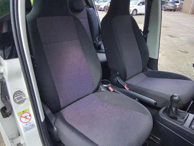 Volkswagen up! 1.0 BMT take up! 2019 Benzine 11