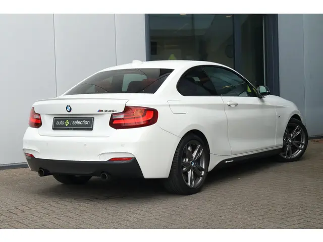 BMW 2 Serie Coupé M235i High Executive 2014 Benzine 7
