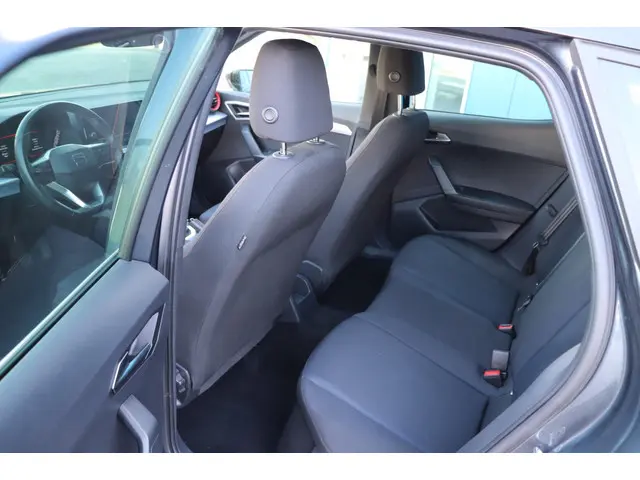 SEAT Arona 1.0 TSI FR Business Connect 2024 Benzine 12