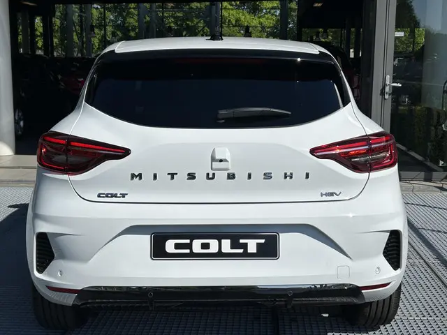 Mitsubishi Colt 1.6 HEV Intense+ 2025 Hybride Benzine 18