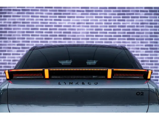 Lynk & Co 02 More 66 kWh 2026 Elektrisch 32