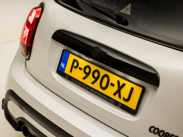 MINI Cooper Mini 1.5 Camden Sport 2022 Benzine 35