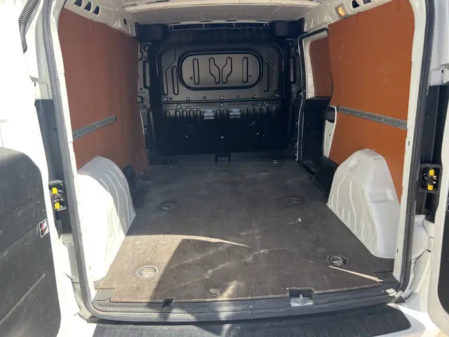 Opel Combo 1.3 CDTi L2H1 Sport 2018 Diesel 8