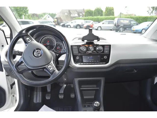 Volkswagen up! 1.0 BMT high up! 2019 Benzine 17