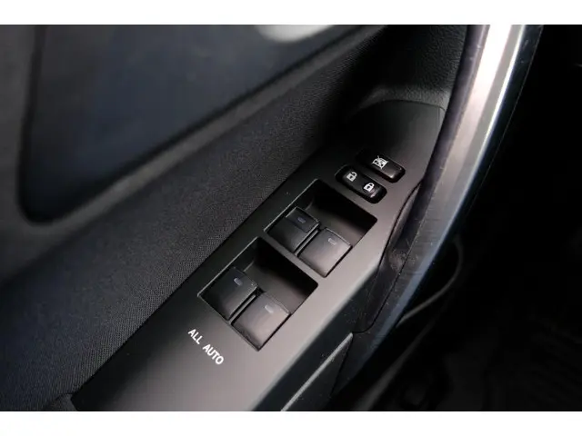 Toyota Auris 1.6 Aspiration Clima|Cam|LMV 2013 Benzine 19