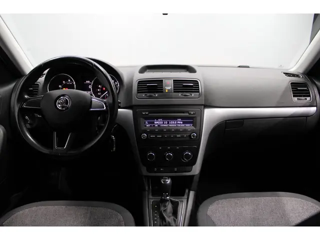 Škoda Yeti 1.2 TSI Active / Trekhaak / PDC / Airco 2015 Benzine 9