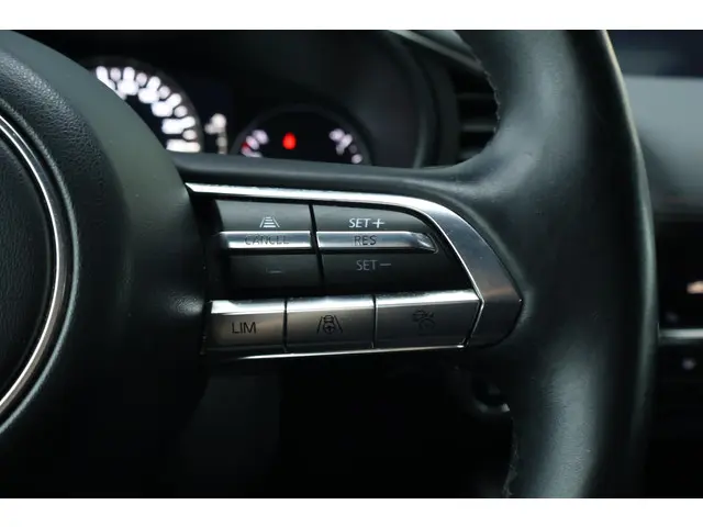 Mazda 3 2.0 e-SkyActiv-X M Hybrid 180 Luxury 2021 Benzine 19