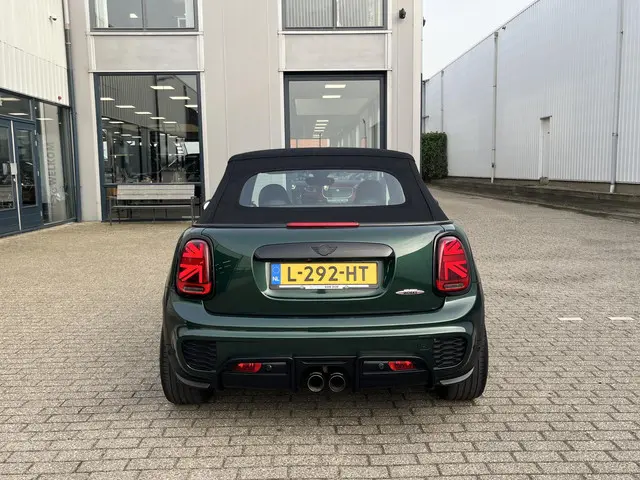 MINI Cooper Cabrio 2.0 John Works Chili 2017 Benzine 57