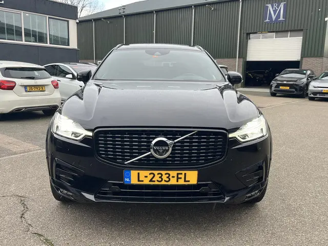 Volvo XC60 2.0 B4 R-Design 2021 Benzine 2