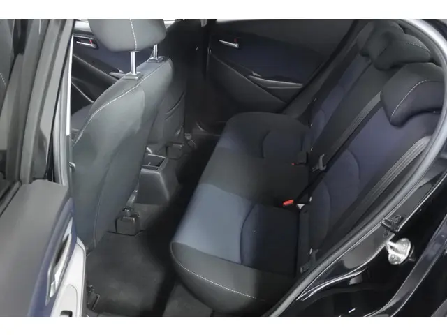 Mazda 2 1.5 90pk Nakama 2016 Benzine 27