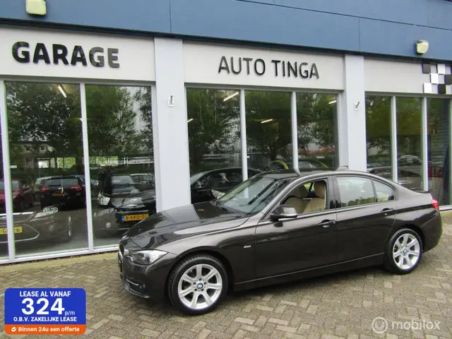 BMW 3 Serie 318i Lu.L Exec 2017 Benzine