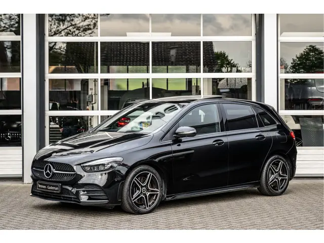 Mercedes-Benz B-Klasse 250 AMG Line 2022 Benzine 2