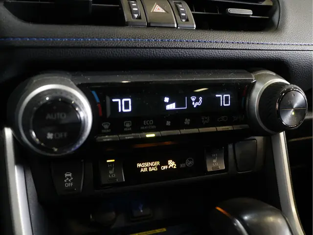 Toyota RAV4 2.5 Hybrid AWD Bi-Tone 2020 Hybride Benzine 18