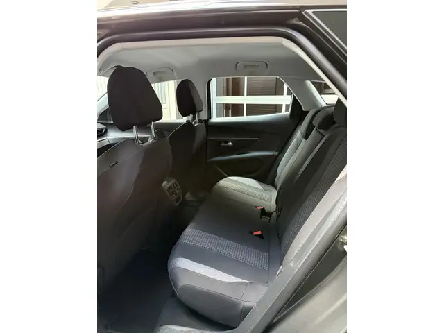 Peugeot 3008 1.2 PureTech Allure automaat! 2017 Benzine 9