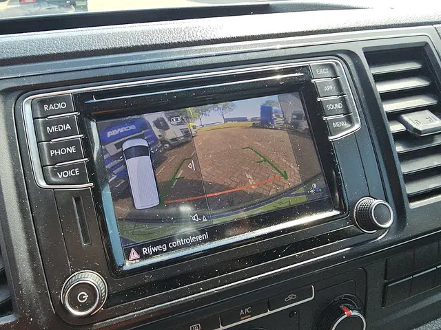 Volkswagen Transporter 2.0 TDI 2019 Diesel 11