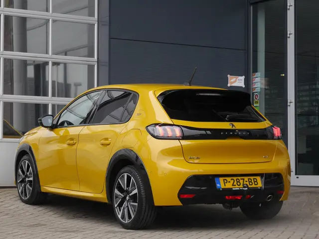 Peugeot 208 1.2 PureTech GT 2022 Benzine 6