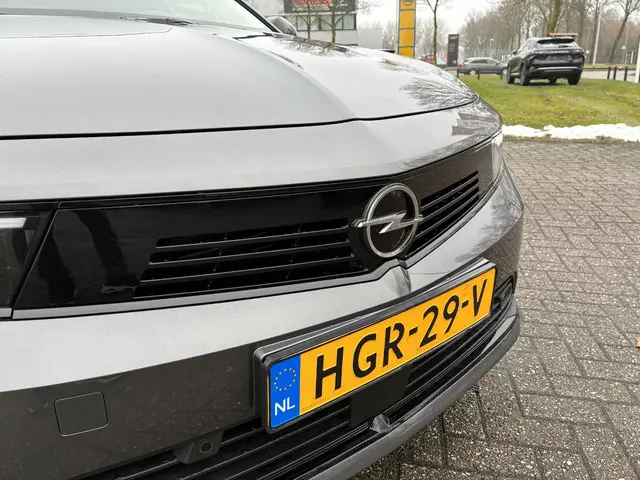 Opel Astra 1.2 Turbo Business Edition 2025 Benzine 24