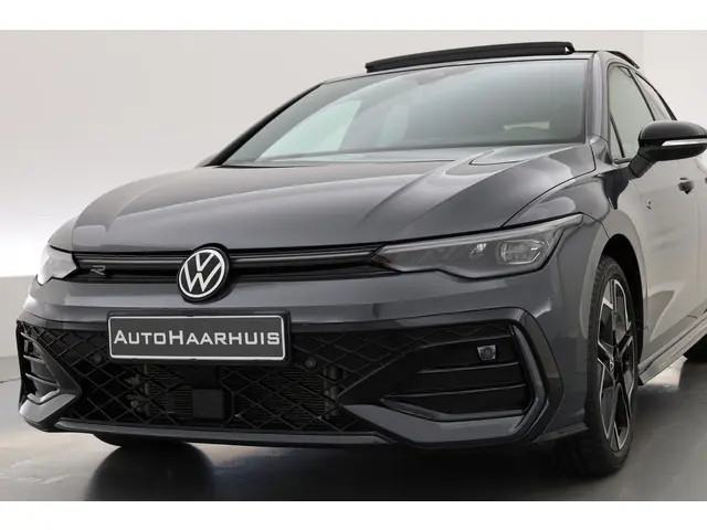 Volkswagen Golf 1.5 eTSI R-Line DSG 2024 Benzine 32