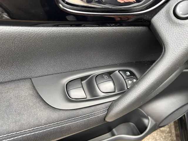 Nissan QASHQAI 1.2 Business Edition 2017 Benzine 24