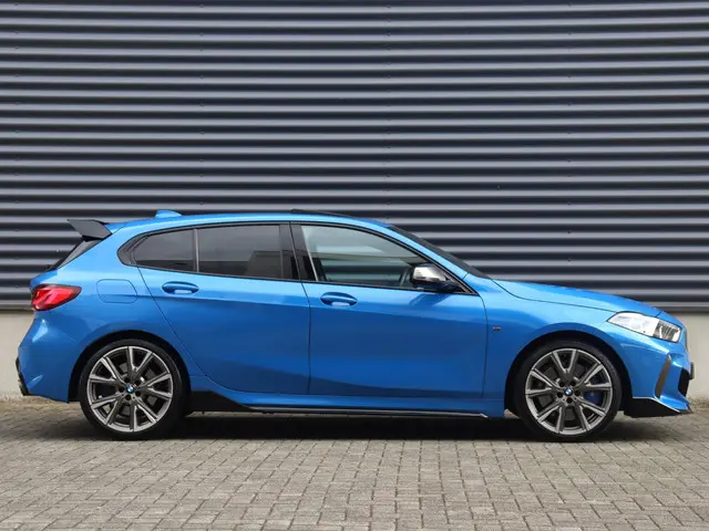 BMW 1 Serie 5-deurs M135i xDrive 2019 Benzine 5
