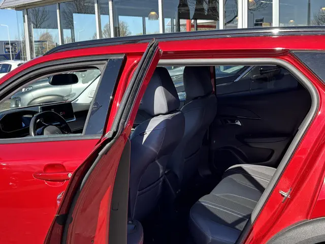 Peugeot 2008 1.2 PureTech Allure 2020 Benzine 11