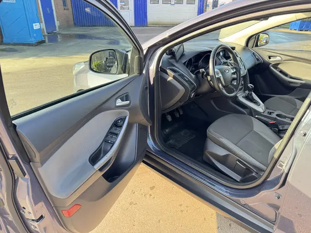 Ford Focus Wagon 1.6 TI-VCT Lease Titanium 2012 Benzine 8