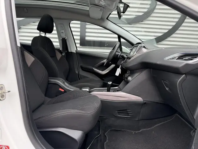 Peugeot 2008 1.2 PureTech Active 2015 Benzine 11