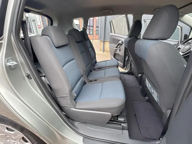 Toyota Verso 1.6 VVT-i Comfort 2014 Benzine 16