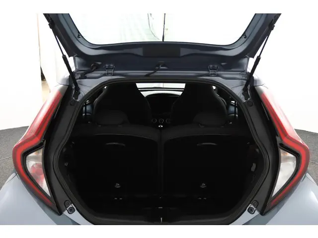 Toyota Aygo X 1.0 VVT-i MT Play 2024 Benzine 24