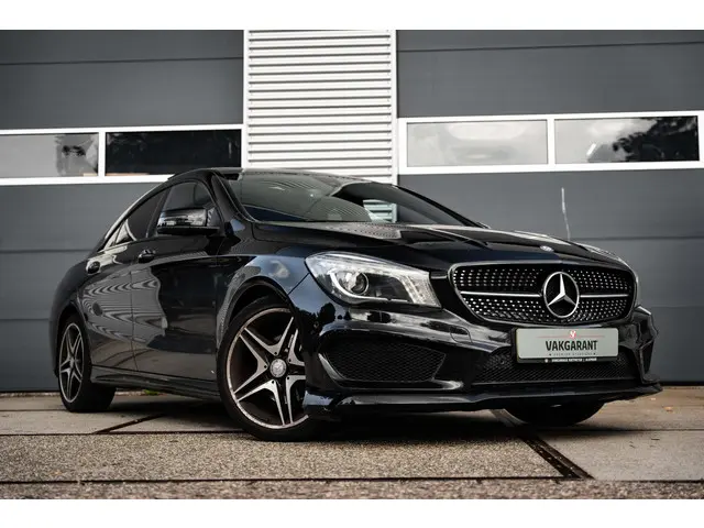 Mercedes-Benz CLA 180 AMG 2015 Benzine 8