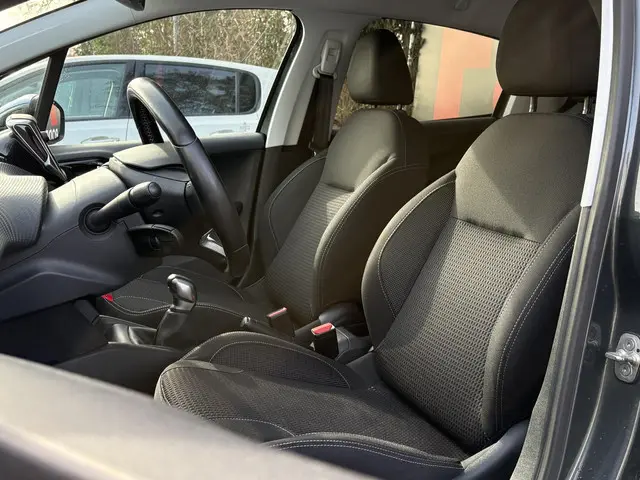 Peugeot 208 1.2 PureTech Allure 2016 Benzine 5