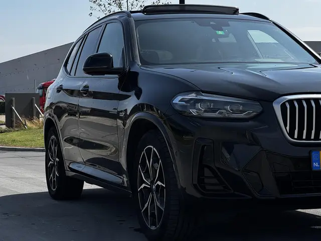 BMW X3 xDrive30e High Executive 2022 Hybride Benzine 7