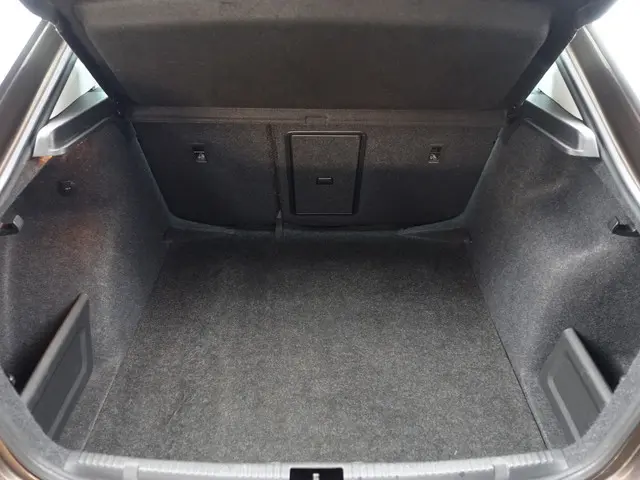 SEAT Toledo 1.4 TSI FR Business Intense Aut- 2018 Benzine 32