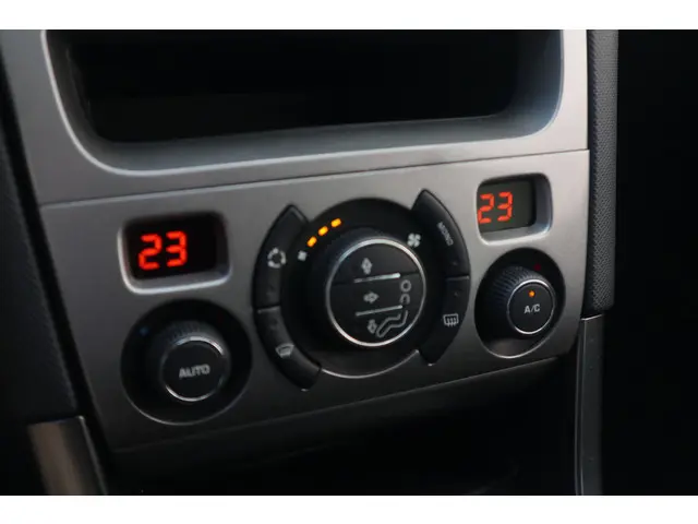 Peugeot 308 1.6 THP Sportium 2013 Benzine 21